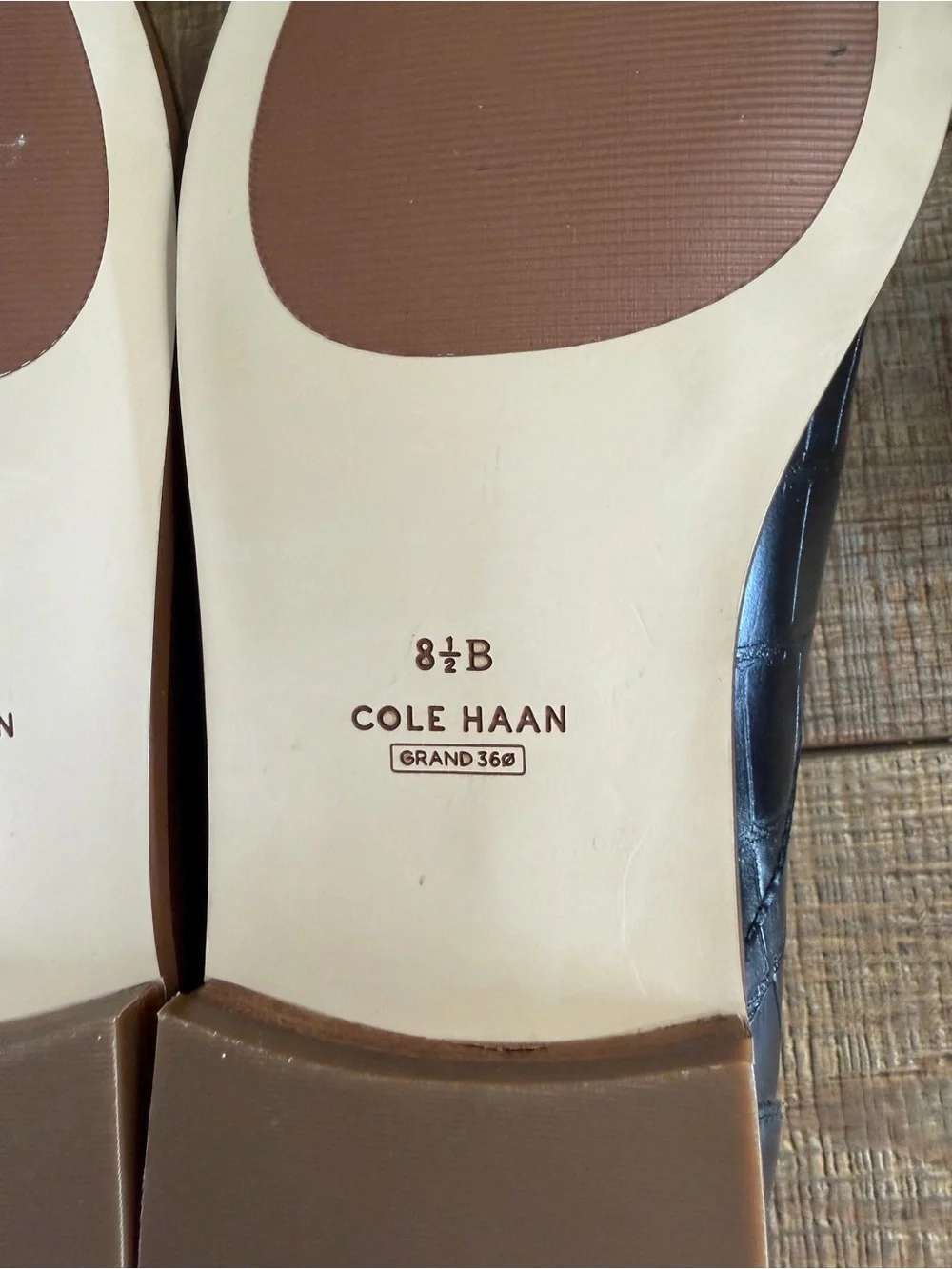 COLE HAAN Black Croc-Embossed Leather Dress Oxfords for Women